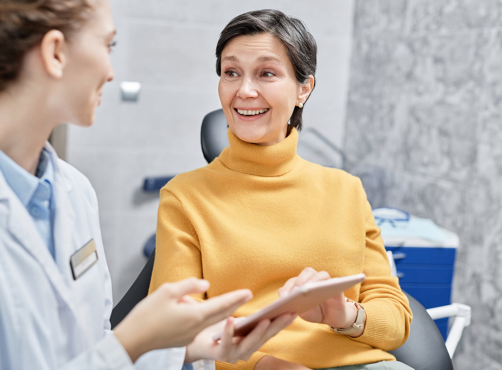 A 3D image of a patient's jaw and teeth, used for planning dental implant placement.
