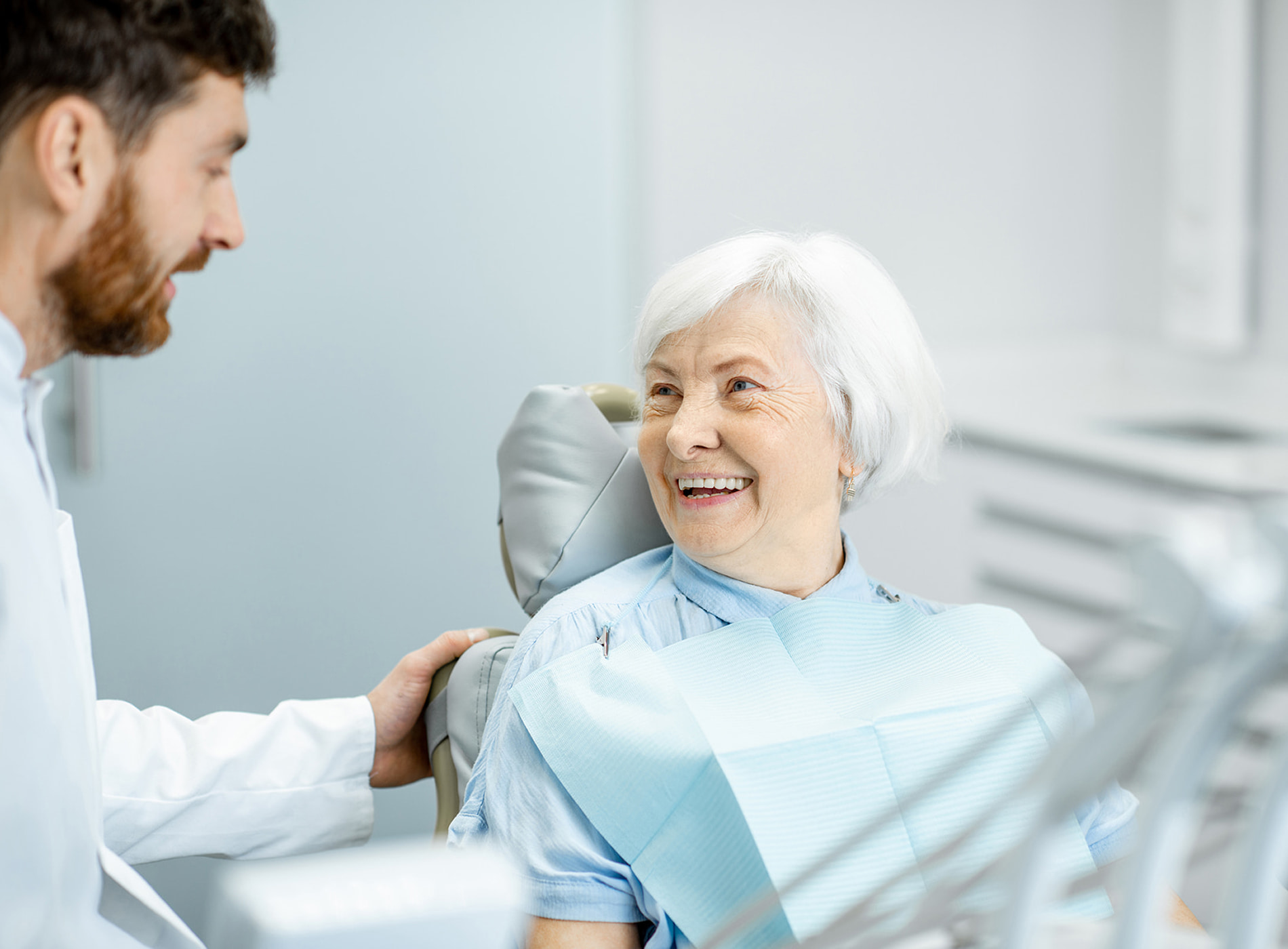 Stable implant dentures securely attached to dental implants