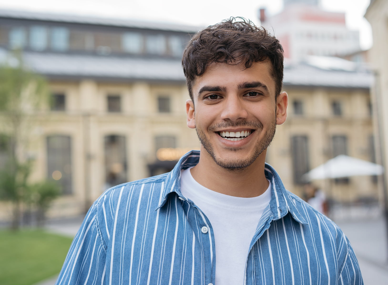 Discover the benefits of choosing natural-looking metal-free crowns